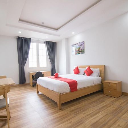 Reddoorz Premium Near E-Town Hotel Ho Chi Minh City Exterior photo