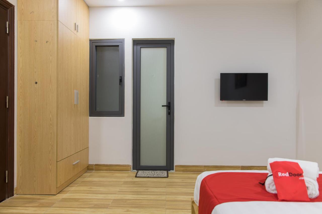 Reddoorz Premium Near E-Town Hotel Ho Chi Minh City Exterior photo