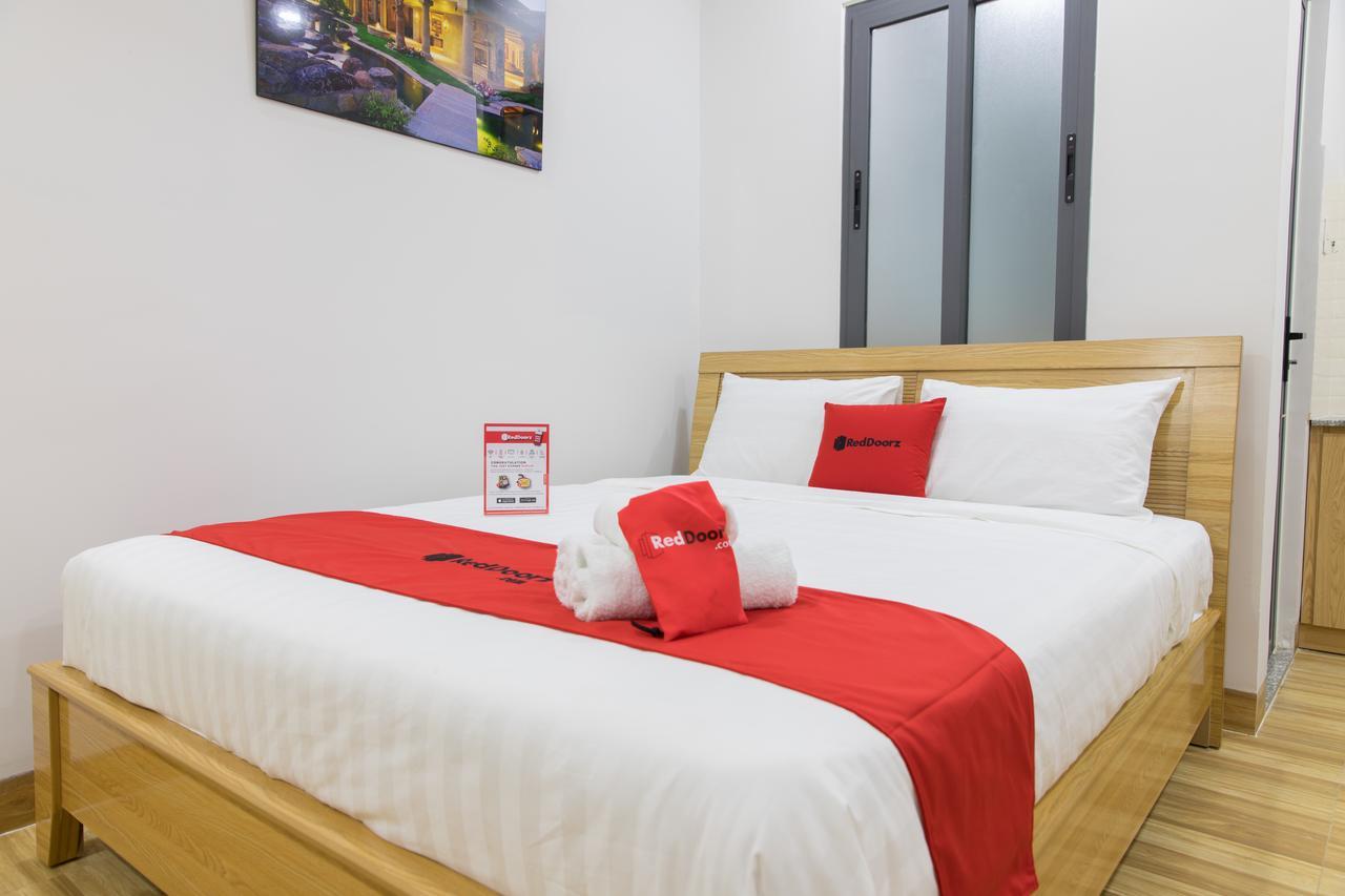 Reddoorz Premium Near E-Town Hotel Ho Chi Minh City Exterior photo